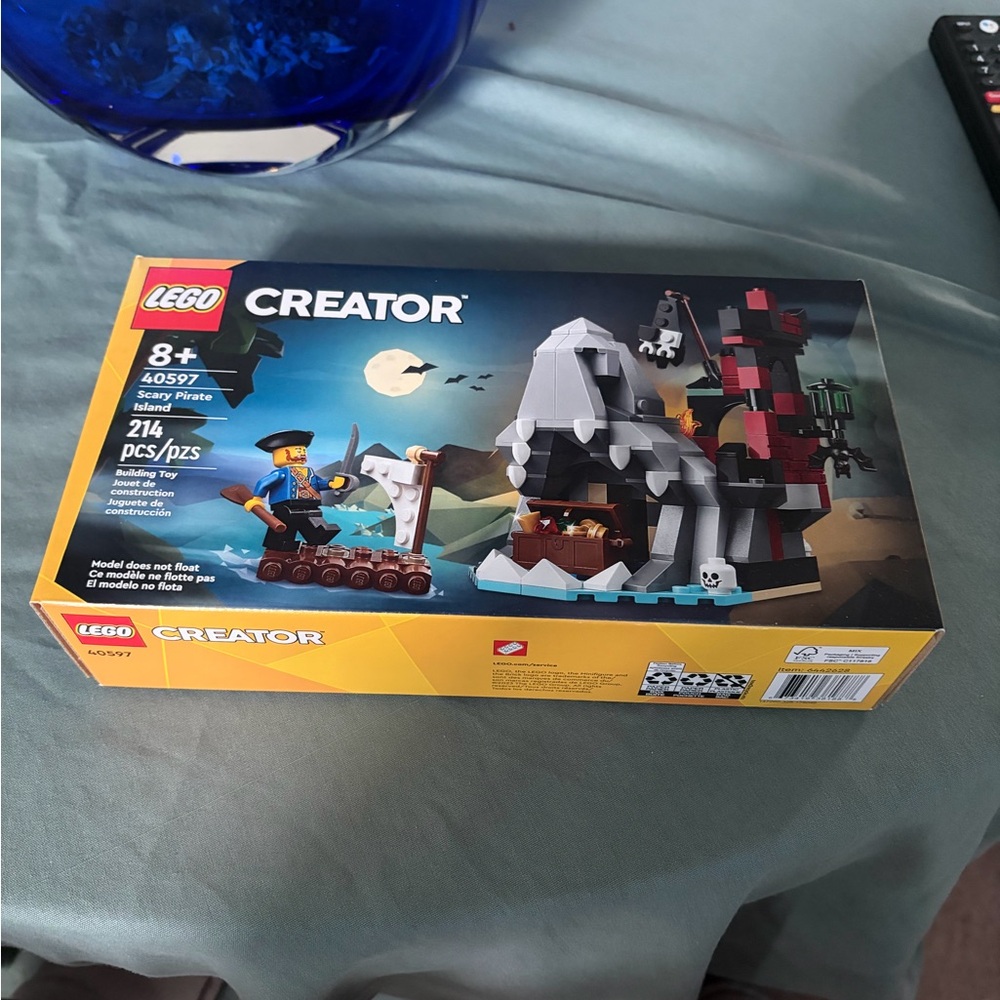 LEGO Creator Pirate Adventure Set - Black, Gray, Red